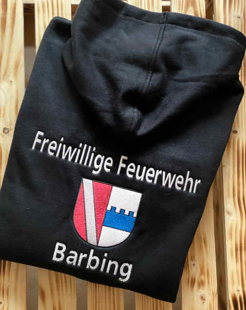 Feurwehr-Shirt bestickt mit Schrift und Logo